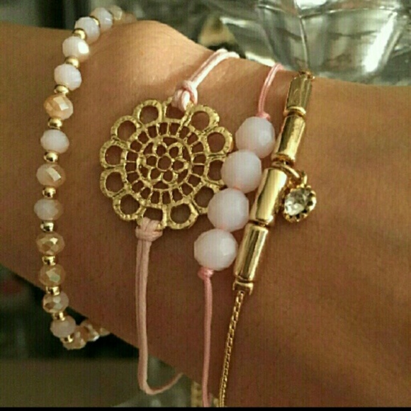 Haia Jewelry - 💖 Glass beads crystal bracelet
